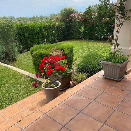 Georges Villa Galaxidi, Family, Pool And Garden Exterior foto