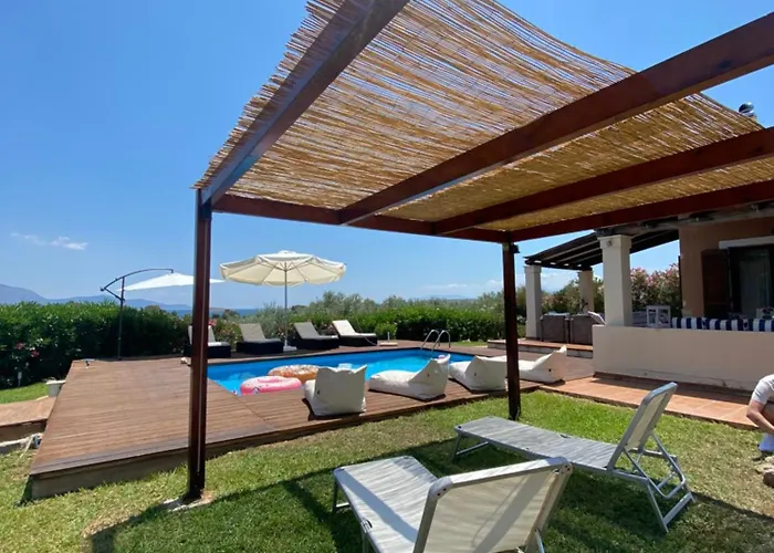 Georges Villa Galaxidi, Family, Pool And Garden